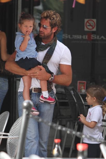 <b><a href="http://www.univision.com/programas/novelas/la-hija-de-gabriel-soto-ama-a-su-papa-pero-odia-que-la-peine">Soto</a></b> declaró que ya no vivían juntos porque habían tenido problemas.