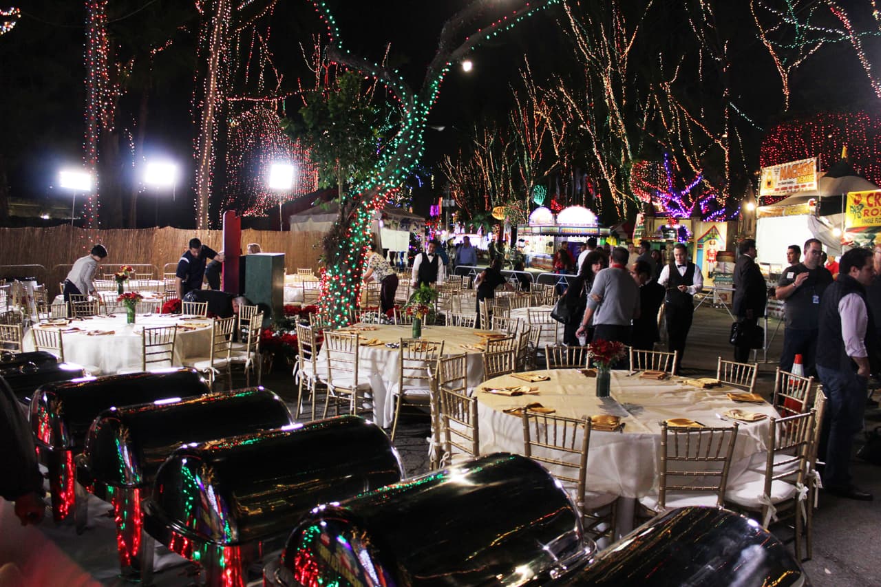 Las familias seleccionadas para participar de la Cena del 23 disfrutaron de una rica comida, regalos y compartieron con los talentos de Noticias 23.