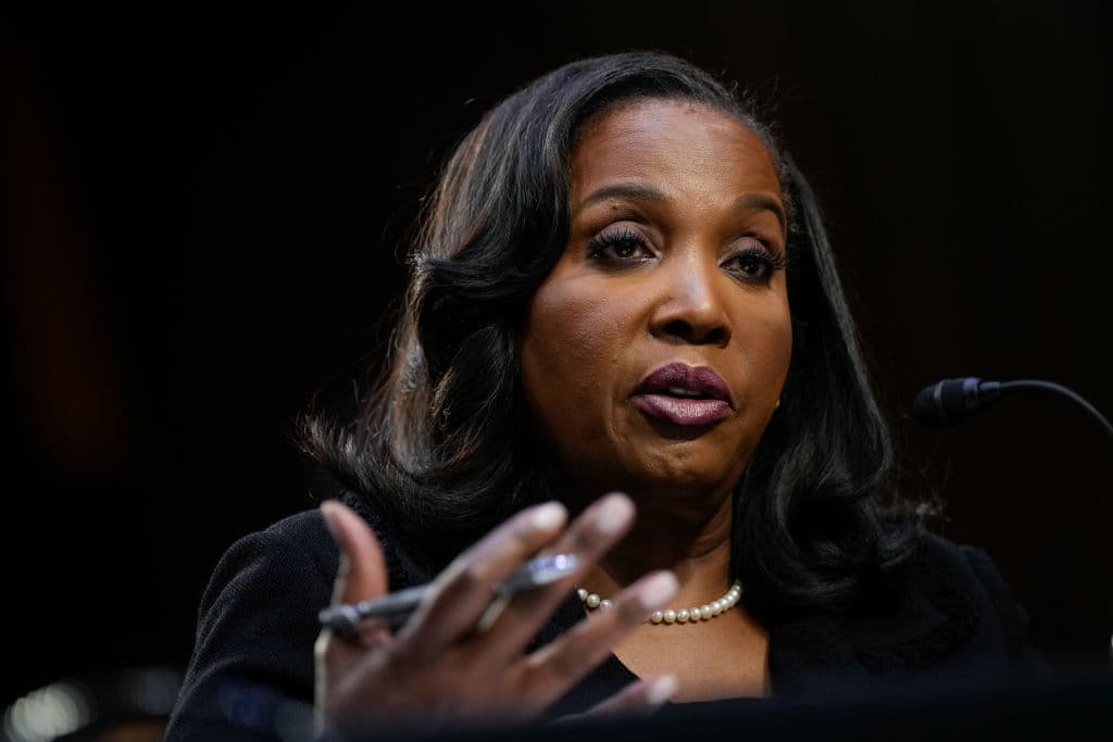 Qué alega Trump en su despido de la gobernadora de la Fed Lisa Cook y cómo se defiende ella