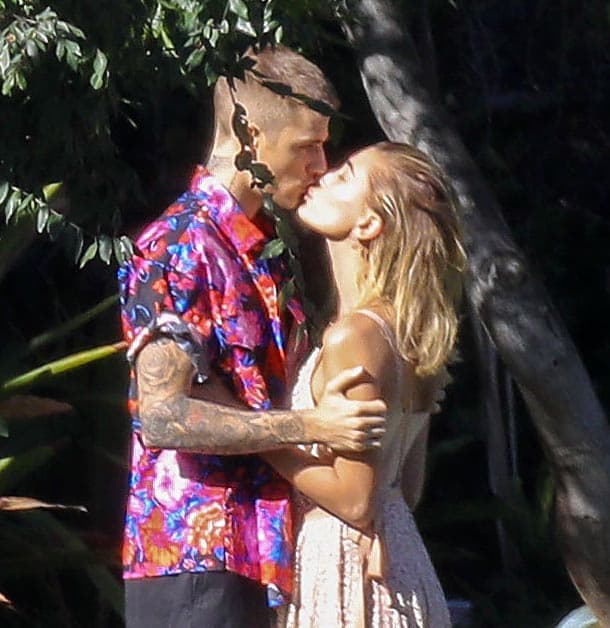 "Estamos trabajando (emocionalmente) con muchísimas cosas y vamos bien", declaró Hailey Baldwin.