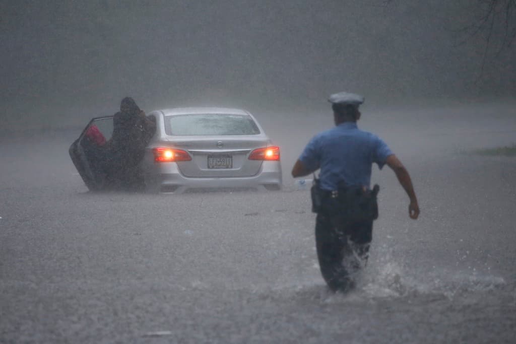 Florida declara emergencia ante el avance de la tormenta tropical Isaías: estos son los condados bajo alerta
