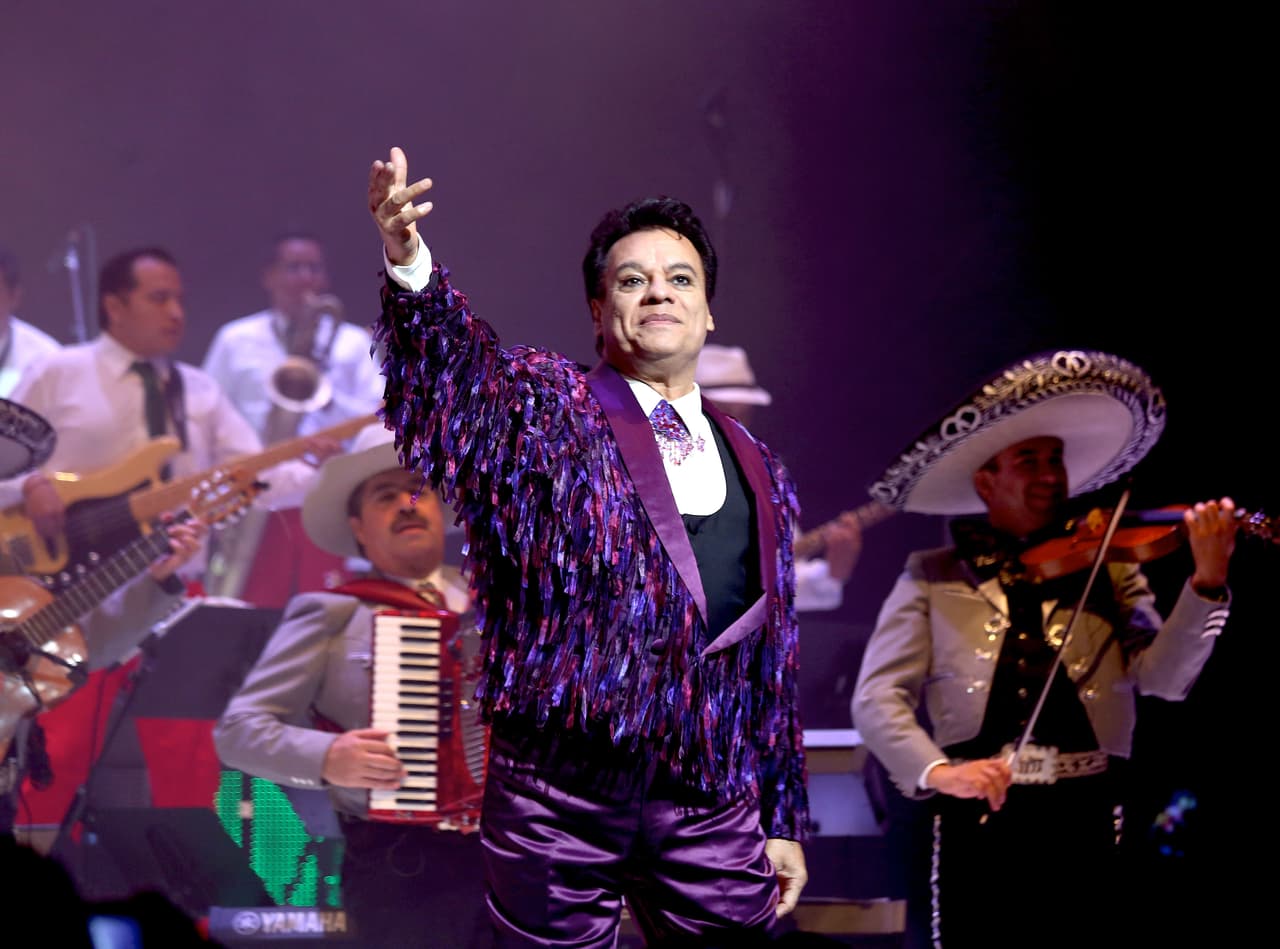 Uno de los amigos más viejos de Juan Gabriel le hizo un homenaje en Latin GRAMMY