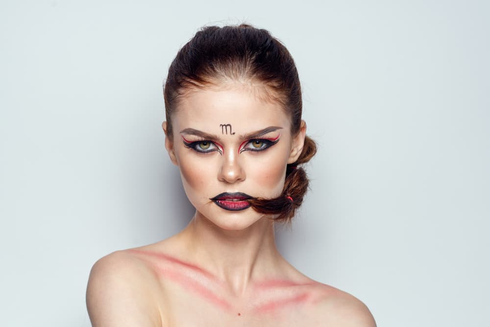 Como gratitud, Gea o Artemis (dependiendo del mito) enviaron al escorpión al cielo, formando su constelación, pero curiosamente, en el otro extremo de la constelación de Orión, quien se convertiría en su enemigo acérrimo. El gigante quedaría condenado a ser "perseguido" por el escorpión a través del universo.