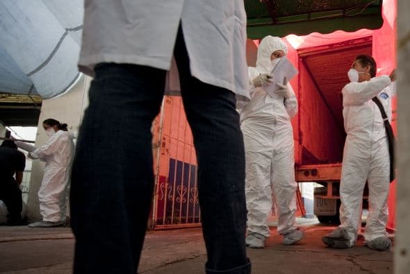 Según la versión digital del periódico mexicano La Jornada, a los 130 cuerpos que les ha sido practicada la autopsia les fueron halladas fracturas en todo el cuerpo y huellas de tortura. Antes de ser asesinadas, las víctimas fueron despojadas de todas sus prendas y pertenencias.