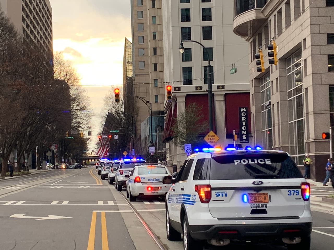 "Descansa tranquila héroe, vigilaremos desde aquí", expresó el jefe de CMPD.