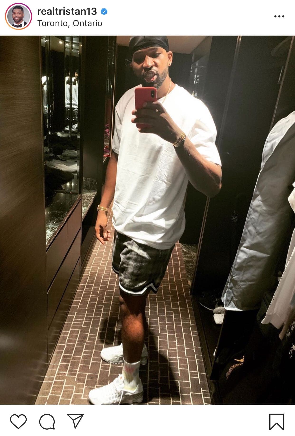 Por su parte, este miércoles 31 de julio, el basquetbolista publicó una imagen indicando que se encontraba en Toronto por una cuestión deportiva.