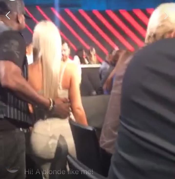 Kim fue de las más asedidadas por los mismos famosos quienes le pedían una fotografía para poder subirla a las redes.