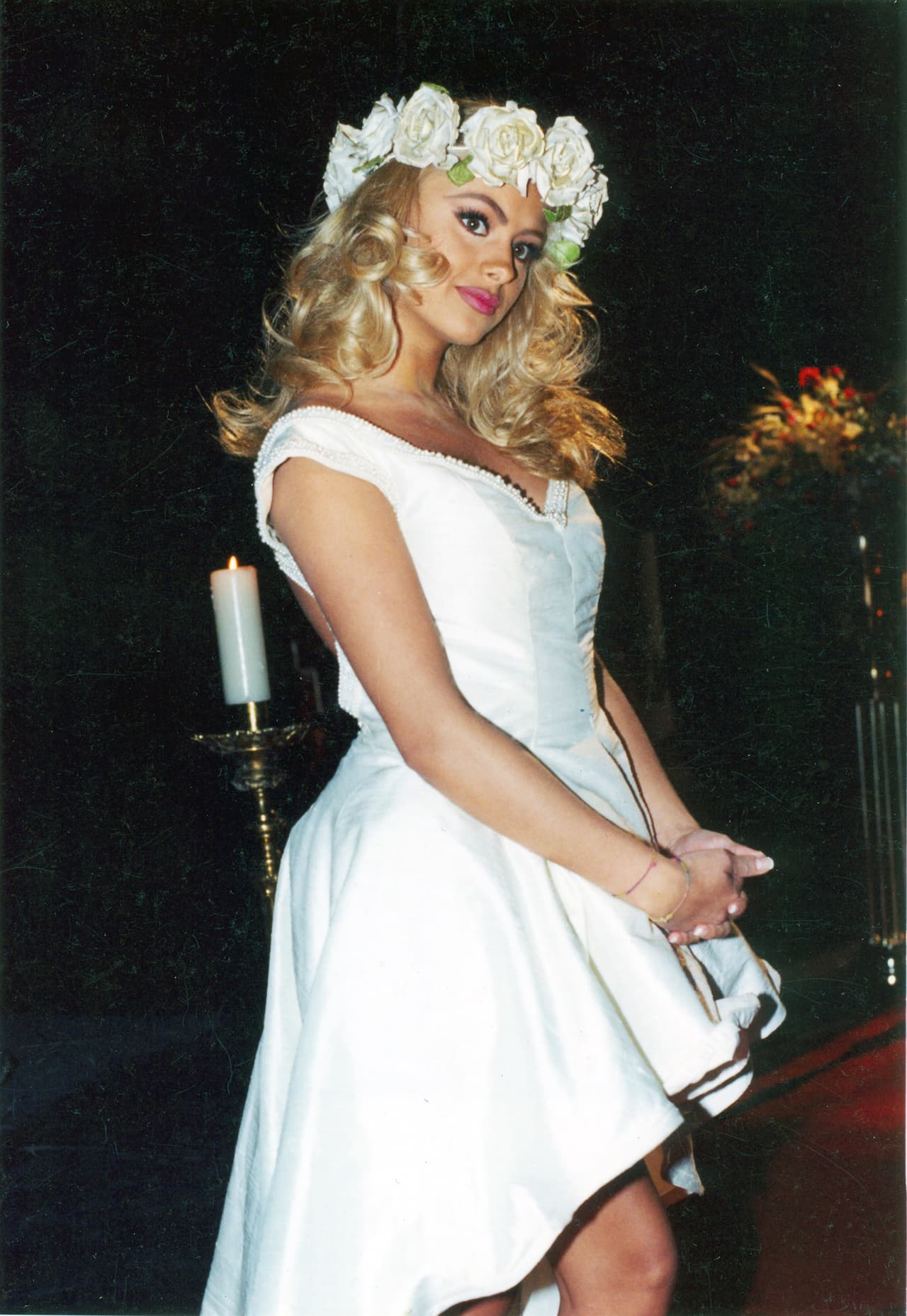 Aquí vemos a Paulina Rubio vestida de novia en 1997 para uno de los videos musicales de
<i>Planeta Paulina</i>.