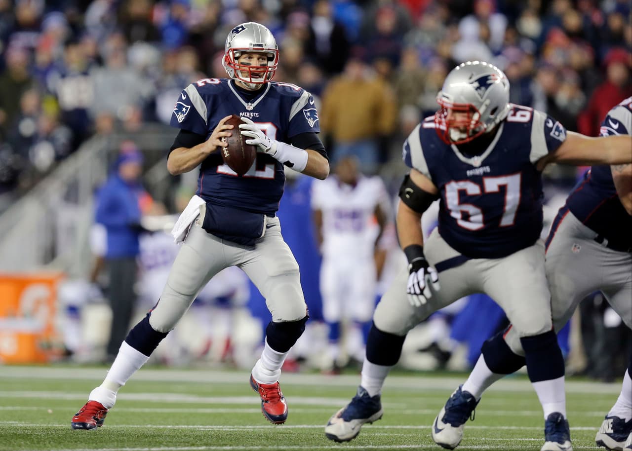 Tom Brady al frente en las votaciones de los aficionados para jugar el Pro Bowl