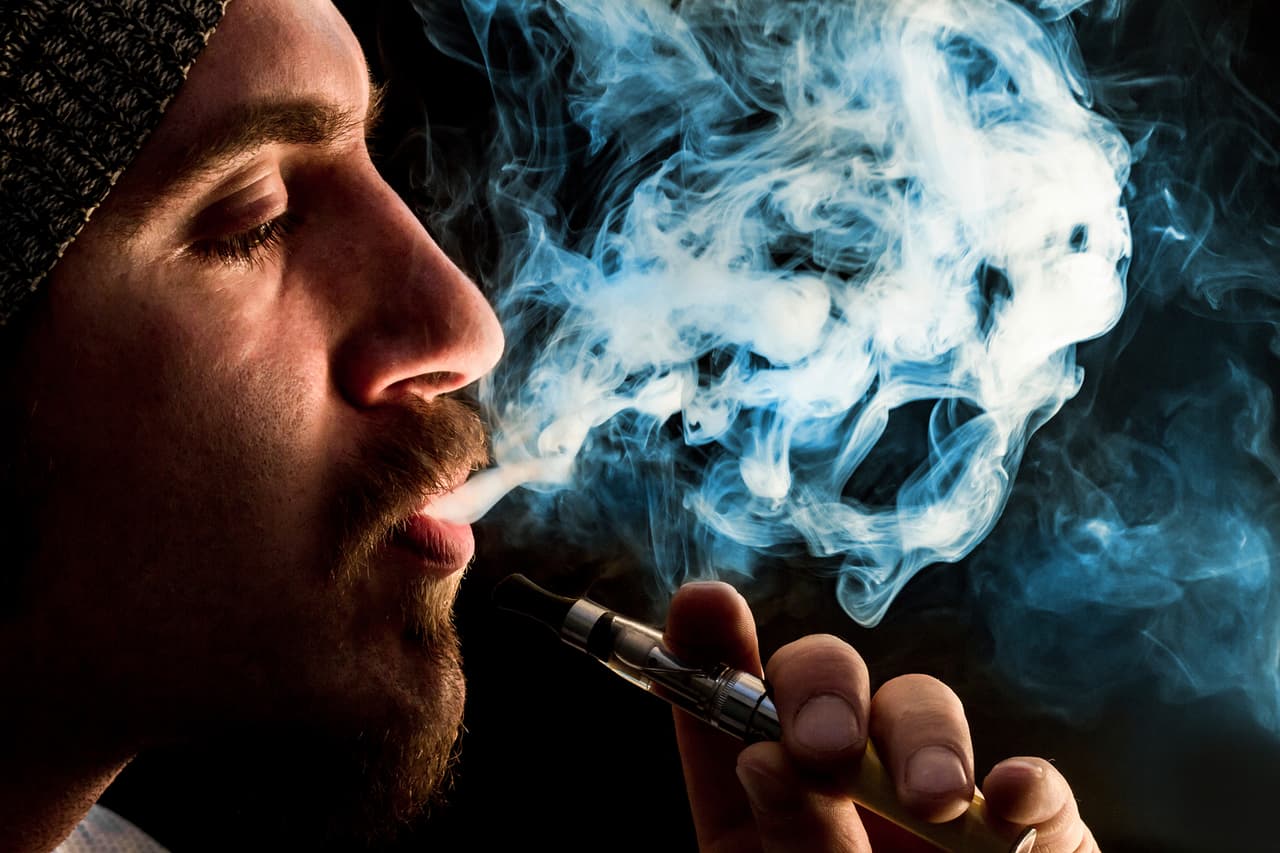 Muere la primera persona por uso de cigarrillo electrónico en el condado de Tulare