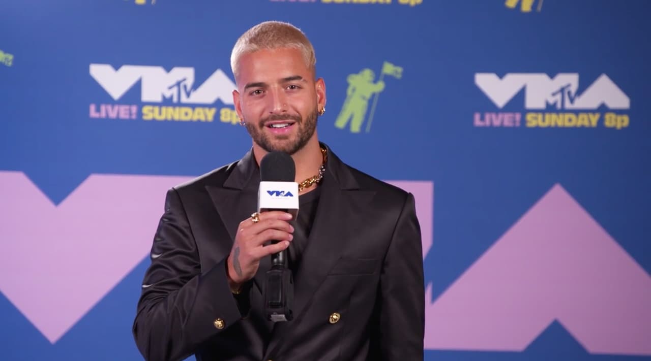 "Gracias a todos los fanáticos por su amor y su cariño que me dan todos los días. Es increíble que desde Medellín, Colombia, hayamos salido J Balvin y yo, que hicimos esta canción", dijo el colombiano. 
<br>