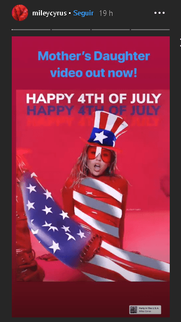 <b>Miley Cyrus</b> lo hizo con una singular imagen en su cuenta de 
<b><a href="https://www.instagram.com/mileycyrus/?hl=es-la" target="_blank">Instagram</a></b>. Es una foto de su nuevo video 'Mother's Daughter', pero editada con la bandera estadounidense y el texto "Feliz 4 de julio ".