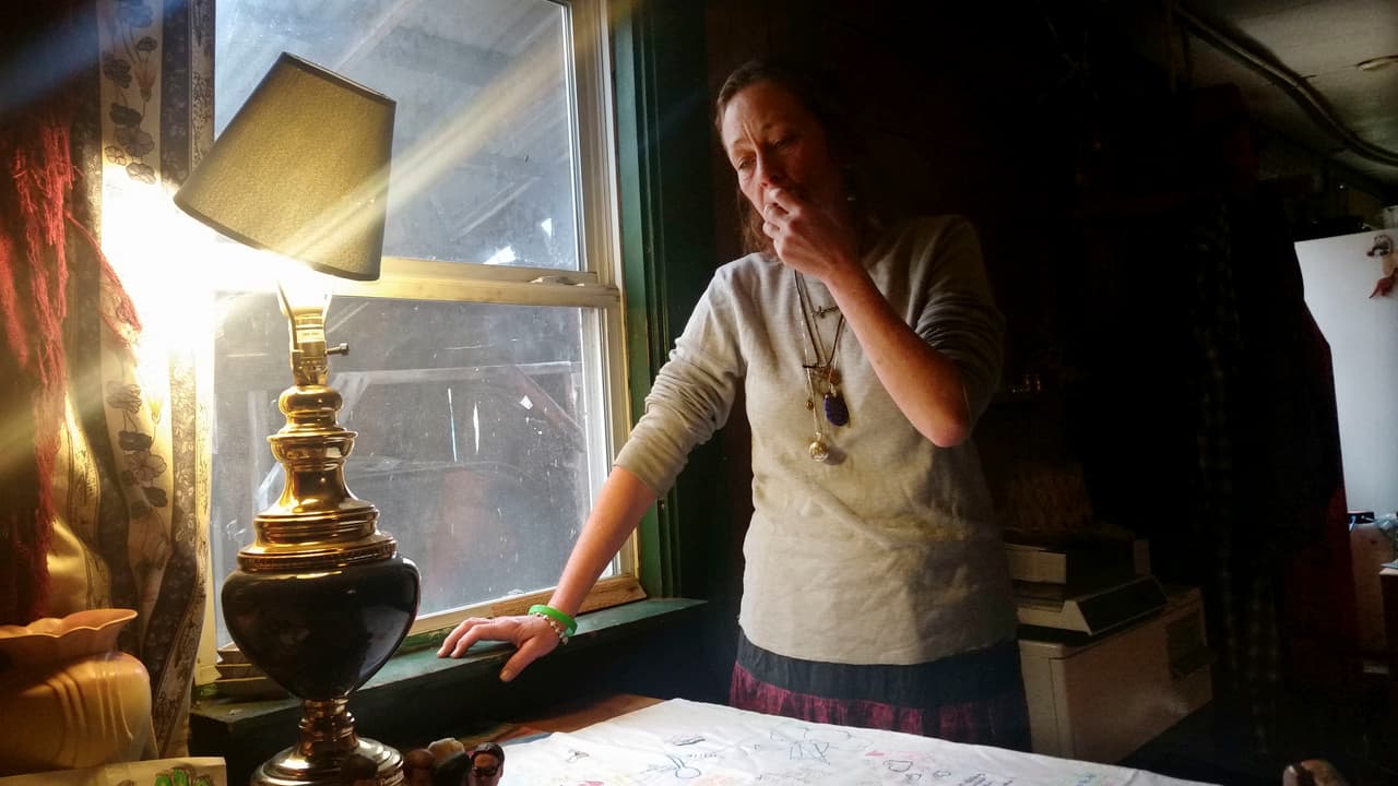 Según una investigación publicada a finales de 2015 por Angus Deaton, Premio Nobel de Economía, la tasa de mortalidad entre los estadounidenses blancos de mediana edad, que estaba en declive desde 1978, comenzó a aumentar desde hacía 15 años debido al abuso del alcohol, las drogas y el suicidio, especialmente en las poblaciones más desfavorecidas.