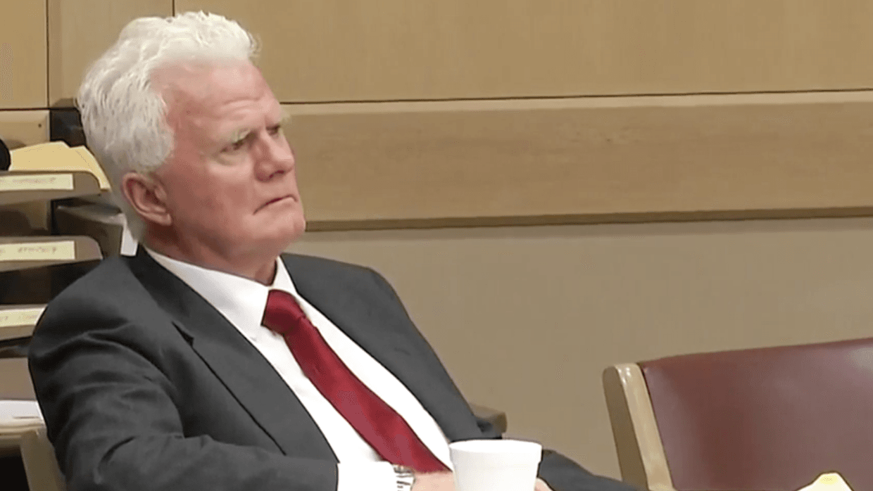 22 de mayo. Declaran "no culpable" al hombre que pidió enseñar su pene para demostrar que su novia murió accidentalmente mientras practicaban sexo oral. Richard Henry Patterson,
<b><a href="http://www.univision.com/temas/florida">un hombre de Florida</a></b> de 65 años, estaba acusado de matar a su novia Francisca Marguínez, de 60, que murió en pleno acto sexual. El jurado admitió la versión de la defensa que aseguraba que no había elementos suficientes para juzgar como homicidio en segundo grado la muerte de Marguínez, que se produjo en Margate, en el condado de Broward (Florida), en octubre de 2015.
<br>