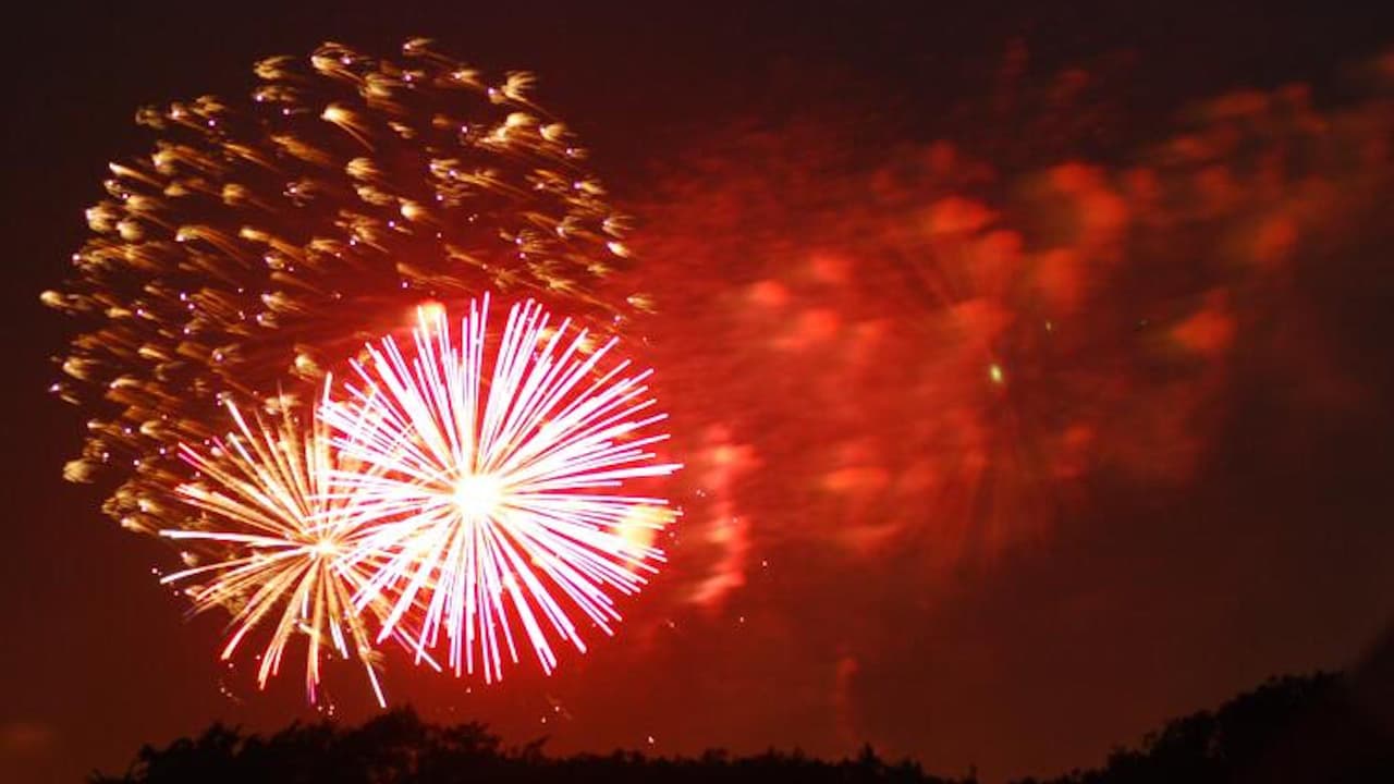 <b>Helotes: </b>La celebración del Día de la Independencia de Helotes y los fuegos artificiales se llevará a cabo en Helotes Festival Grounds, 12210 Leslie Road, Helotes, TX 78023 el 3 de julio de 2022 de 4:00pm a 11:30pm.