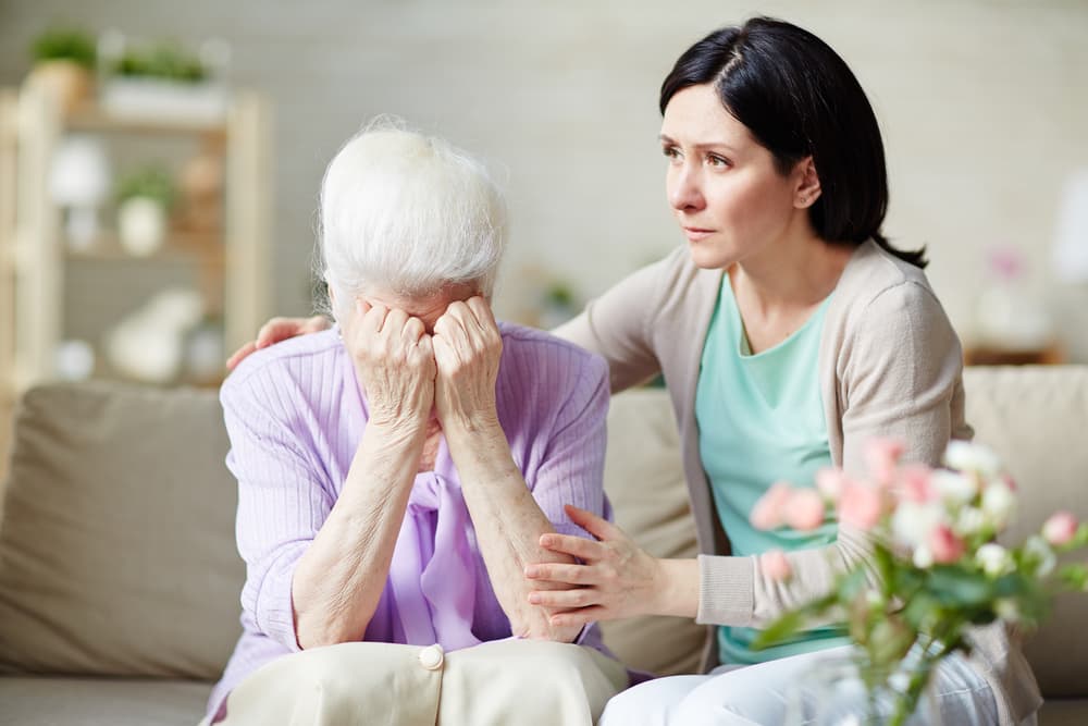 ¿Qué es en si la empatía? En pocas palabras: es la capacidad de ponernos en el lugar de los demás. Muchas personas creen que el sentimiento opuesto al amor es el odio, pero se equivocan, no es el odio, es el egoísmo.