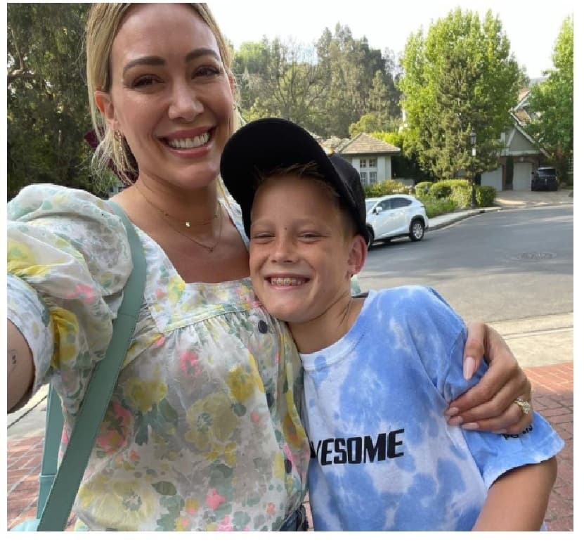 <b>Hilary Duff </b>
<br>La actriz y cantante se ha casado en dos ocasiones. En 2010, con el jugador de hockey, Mike Comrie, con quien dio la bienvenida a su primer hijo, Luca, en marzo de 2012.