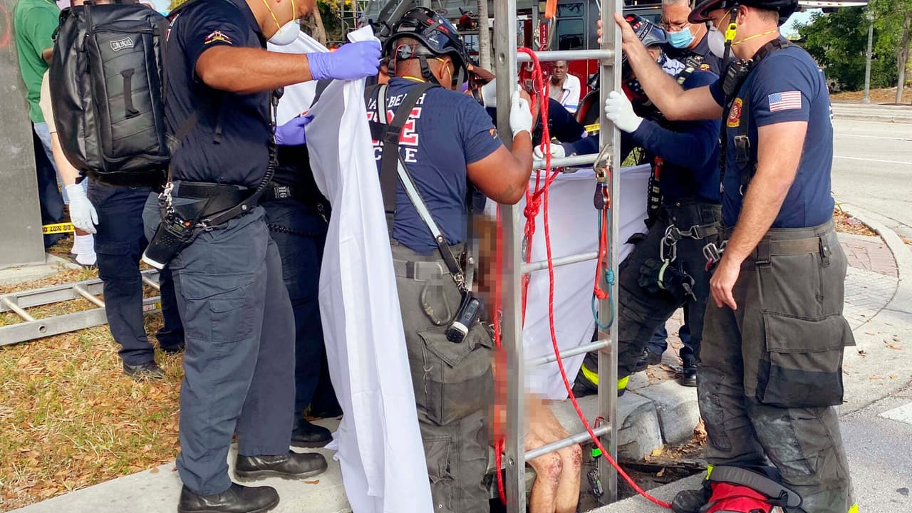 Rescatan a una mujer desnuda atrapada en la tubería de desagüe de lluvias en Palm Beach