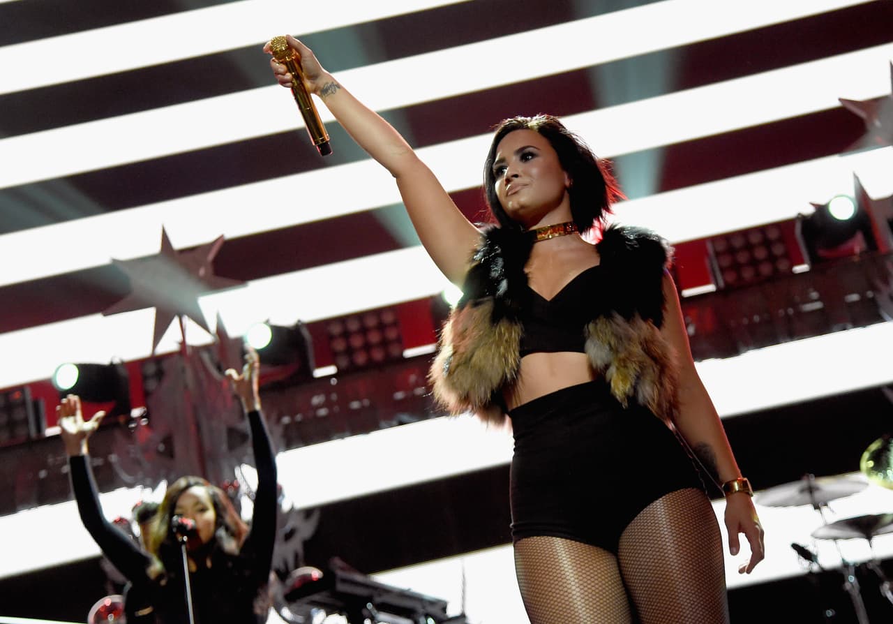 Tras sufrir una fuerte adicción a la cocaína y lidiar con sus problemas emocionales, Demi salió adelante, pero tuvo que someterse a terapia.