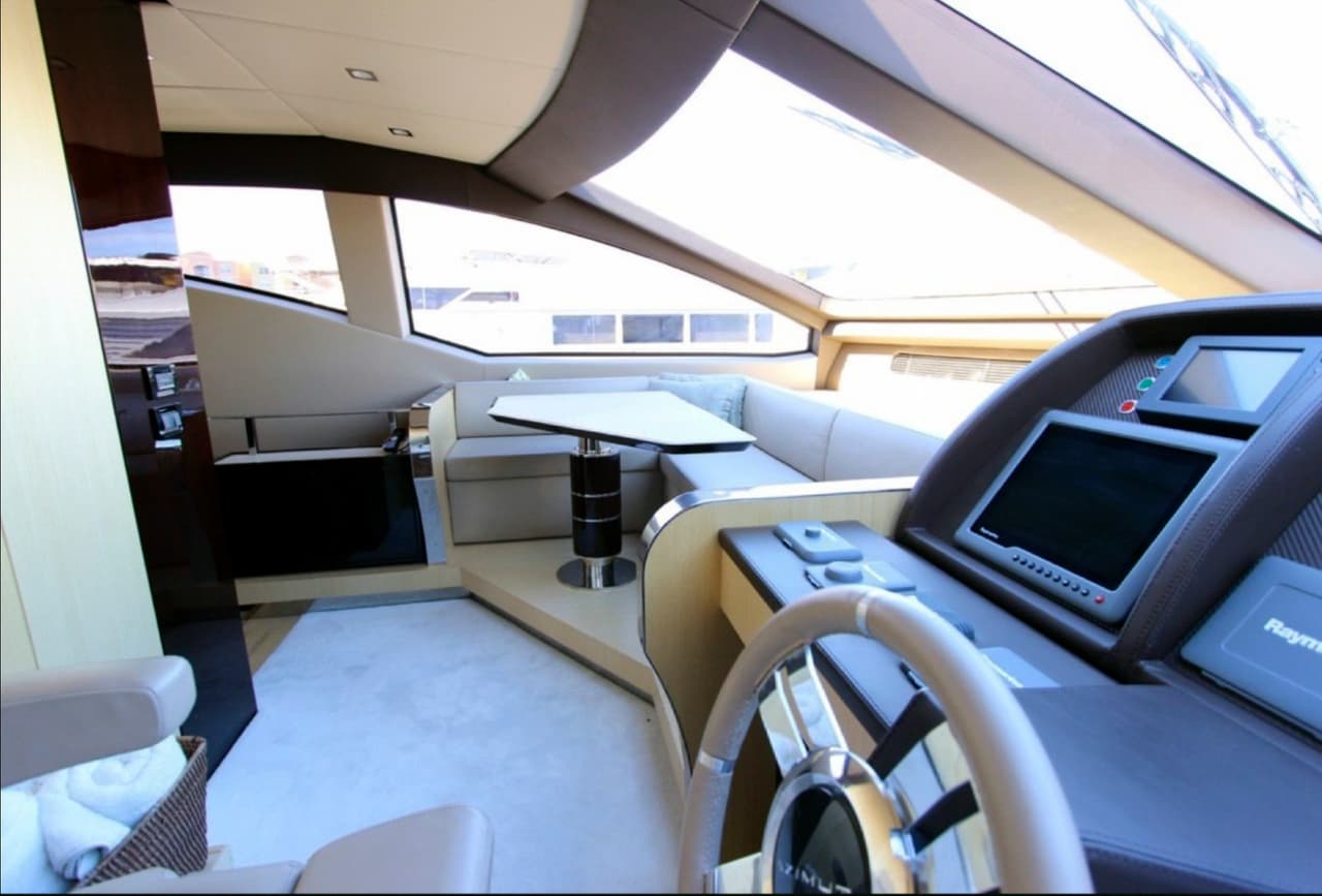 Con esto, el Sky puede alcanzar una velocidad crucero de 24 nudos y una velocidad máxima de 29 nudos.