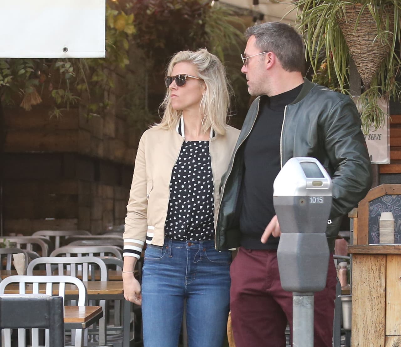 Pero luego fueron vistos saliendo juntos de nueva cuenta en marzo de 2019, antes de separarse de manera definitiva en abril de ese año. 
<br>