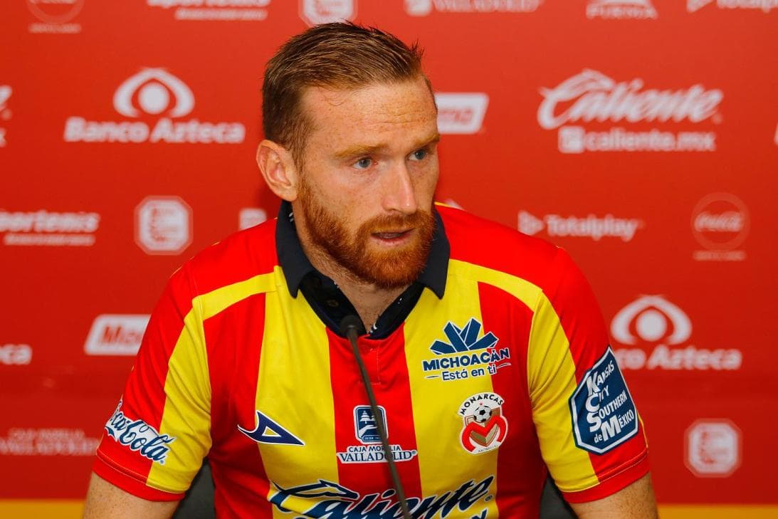 Monarcas hizo la presentación oficial de su nuevo ariete, el venezolano Fernando Aristeguieta, quien no sumó minutos en la Copa América con la Vinotinto.