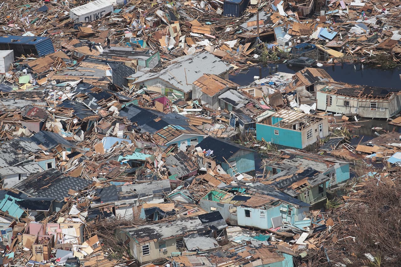 "Esto no puede ser real, esto no puede ser real", dijo King, al recordar los pensamientos que pasaron por su mente cuando una de las tormentas caribeñas más poderosas de la historia rugió a través de Las Bahamas.