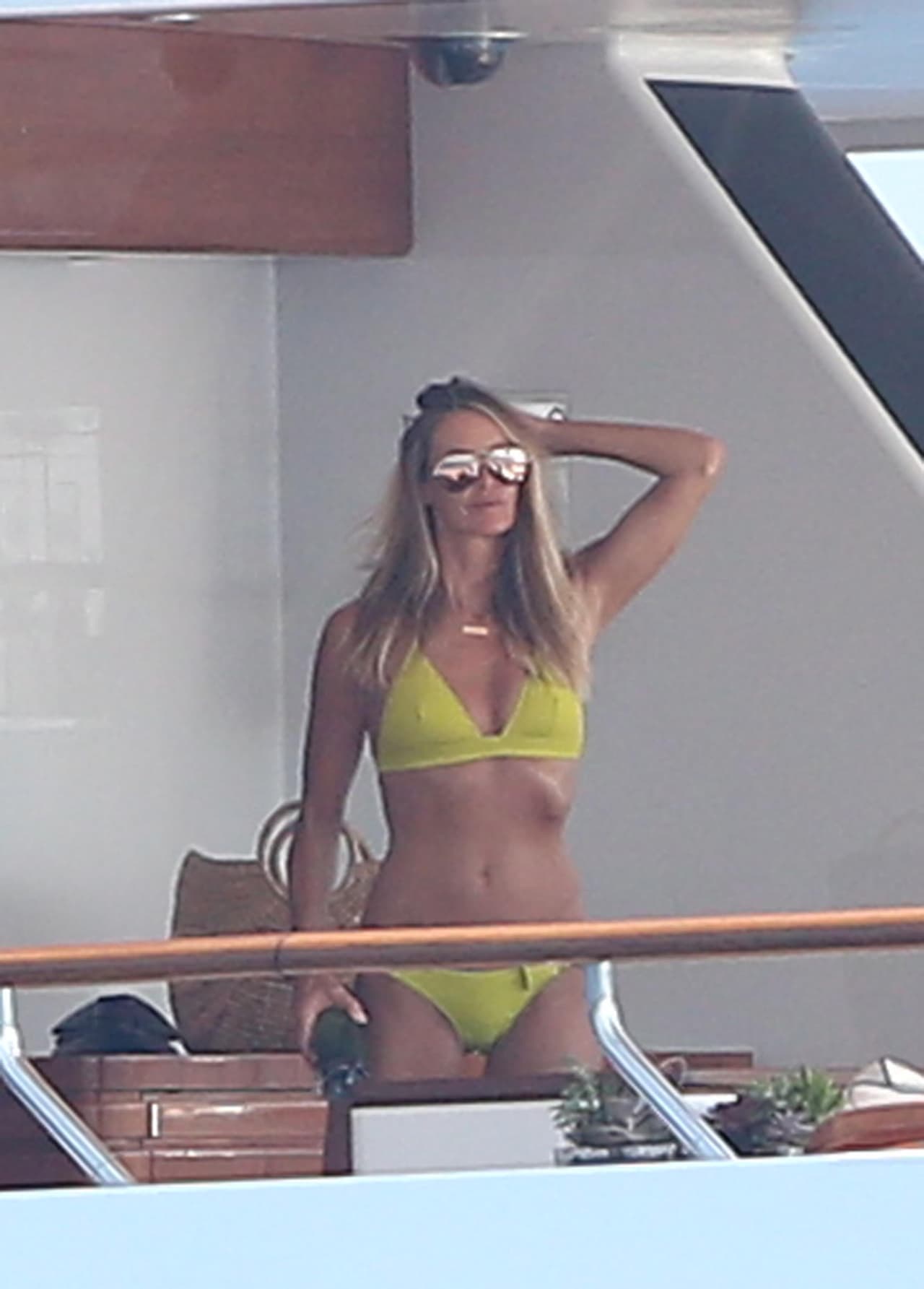 La modelo dejó a todos boquiabiertos en las costas de Saint-Tropez.