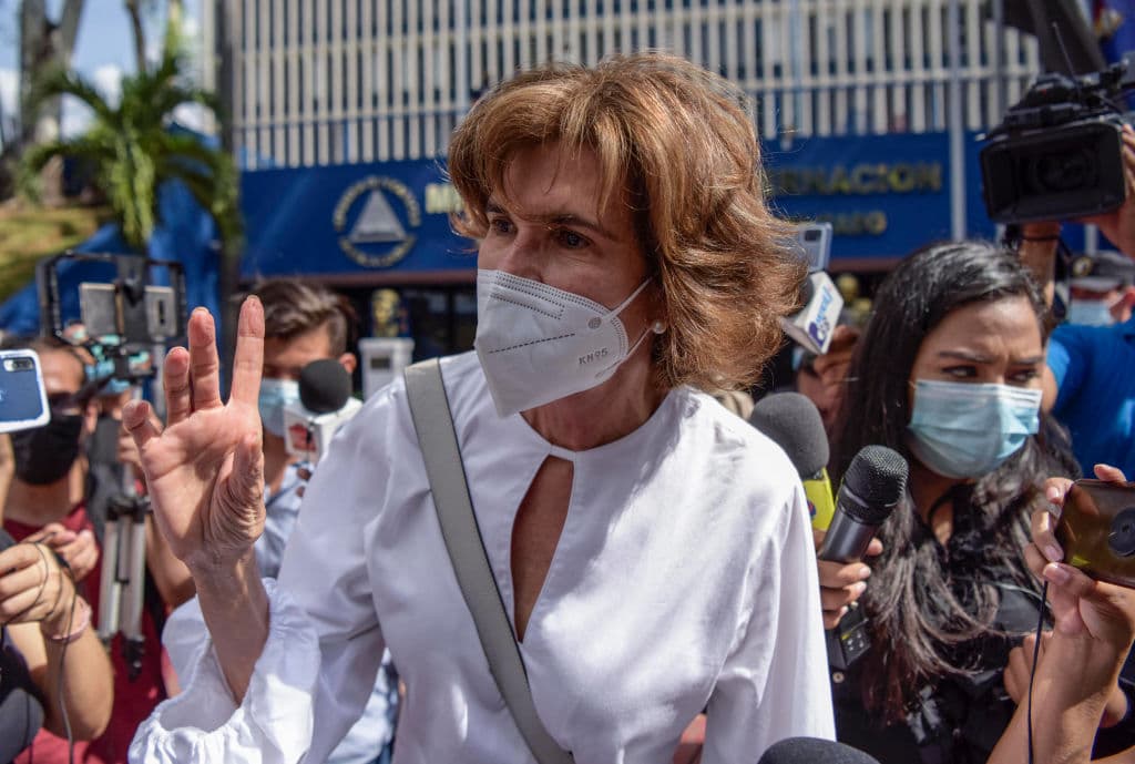 Gobierno de Ortega deja a Cristiana Chamorro con un pie fuera de elecciones en Nicaragua