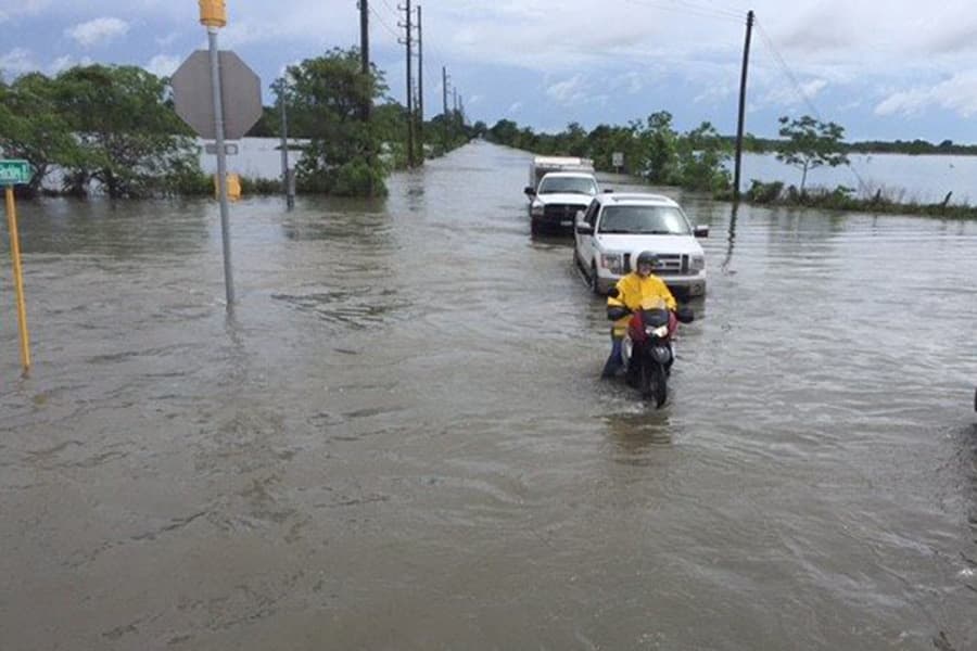 Las vías siguen intransitables en algunos sectores de Katy