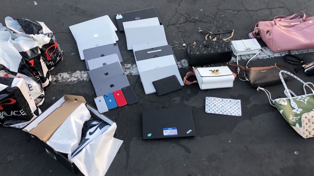 Testigos ayudaron a localizar a los sospechosos que estaban involucrados enotros robos de automóviles en toda el Área de la Bahía.
<br>