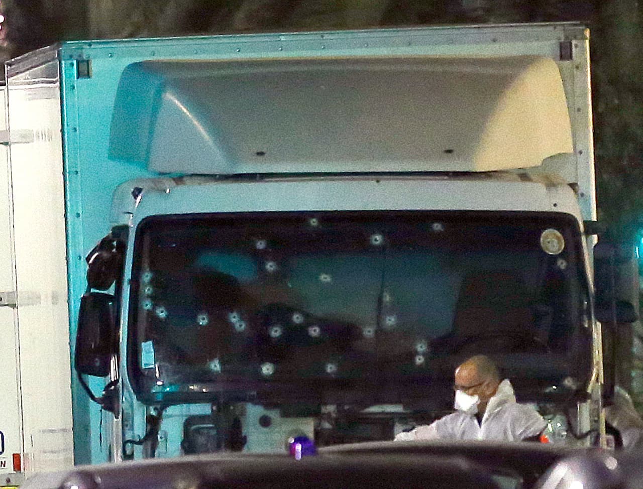 <b>Terror en las calles:</b> Los camiones se convirtieron en armas para los terroristas, que los usaron en varias ocasiones en esta década. En Niza en el año 2016, un individuo acabó con la vida de 80 personas antes de ser abatido por la policía. Un año después, en Barcelona, un atentado similar mató a 13 personas.
<br>