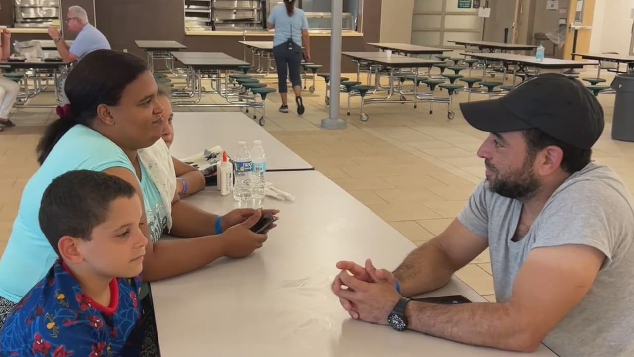 "Hay que mantenerse positivos": esta familia hispana permanece en un refugio del condado de Sarasota