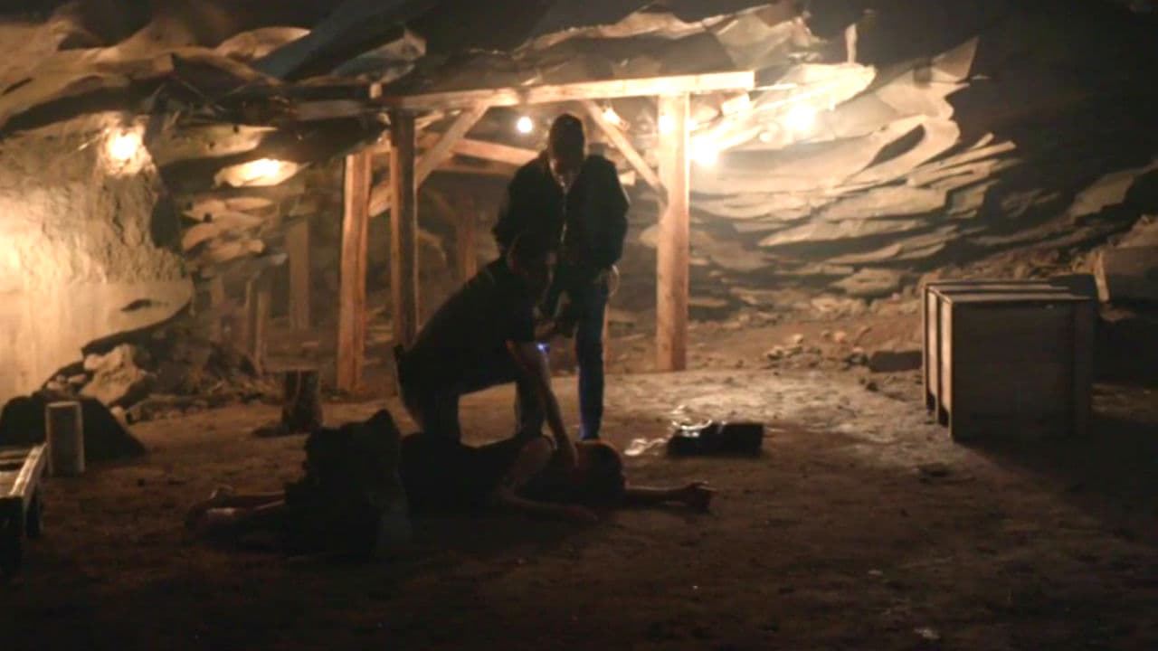 Isabela tuvo la oportunidad de huir, pero Juan Pablo le siguió el rastro y encontró el cuerpo de la Bestia sin vida. ¿Quién será la próxima víctima?