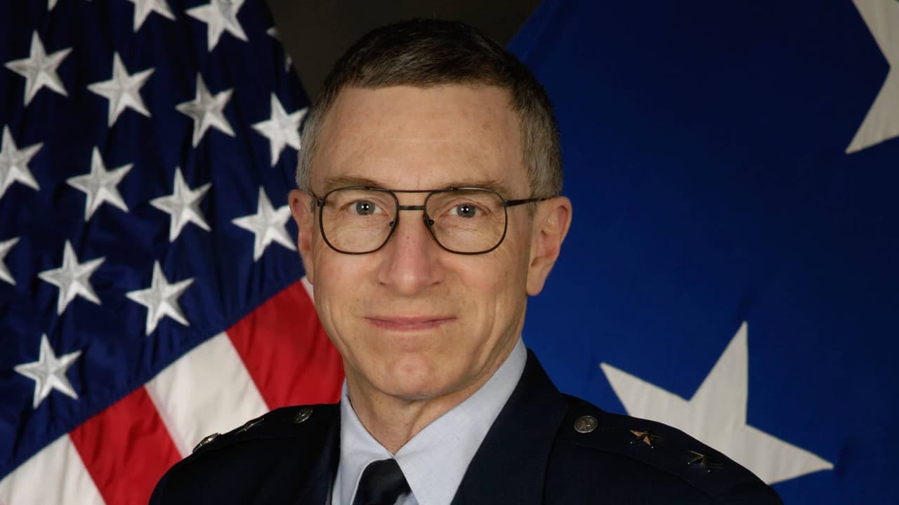 Desaparece exgeneral de la Fuerza Aérea de EEUU vinculado con investigación sobre fenómeno OVNI