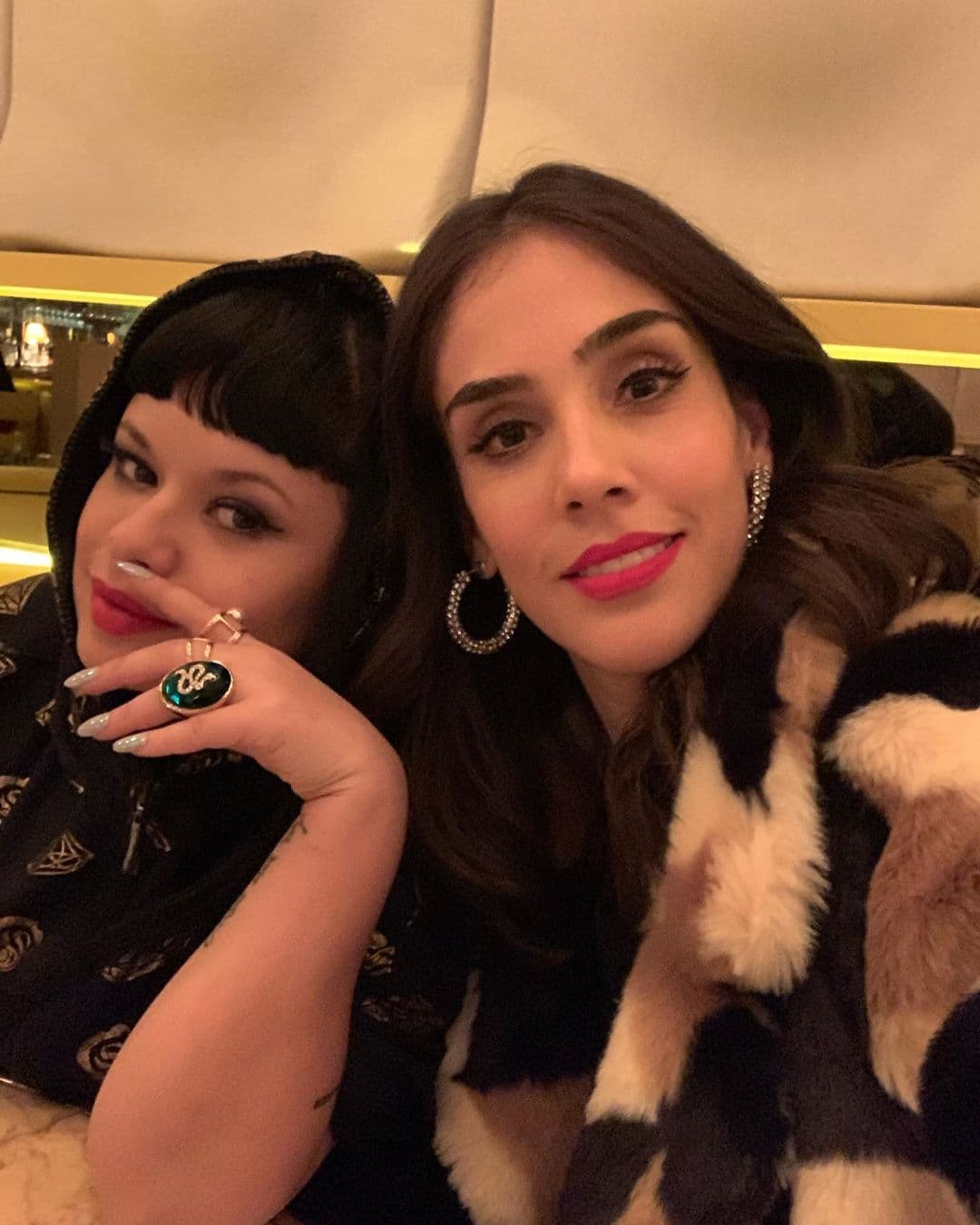 La cantante Amanditita, con quien hizo un dueto musical, también escribió: “Luz y mucho amor!”.