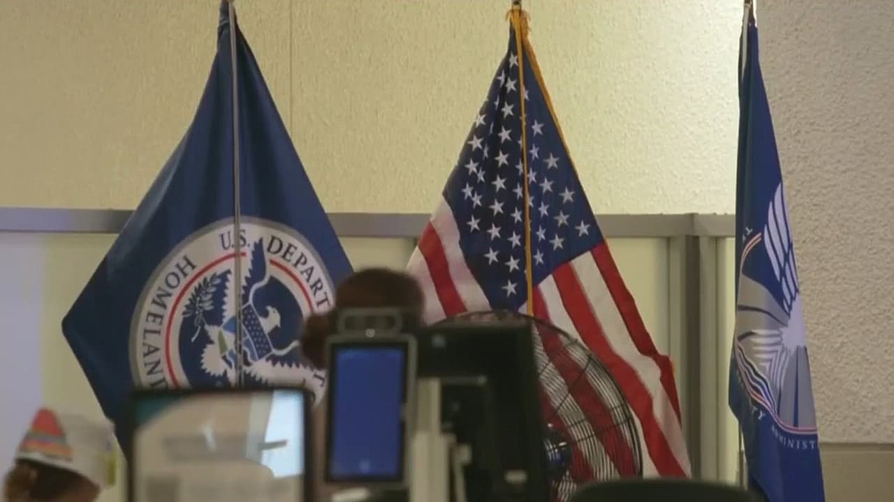 EEUU suspende entrevistas de visas de inmigrante en el mundo para endurecer controles