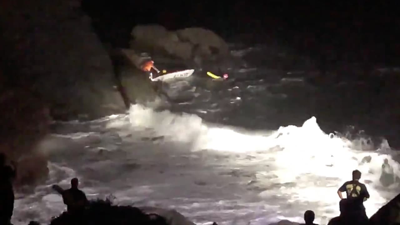 Captan en video rescate de persona atrapada en un acantilado del Presidio en San Francisco