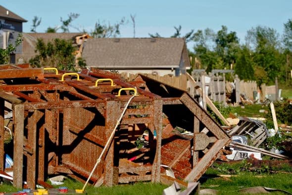 Entre los daños se encuentra una secundaria de la zona y una estación de bomberos.