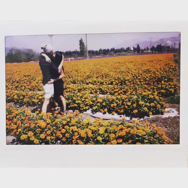 Para finales de ese año, decidieron hacer oficial su relación y comenzar a presumir su amor con sus fans.