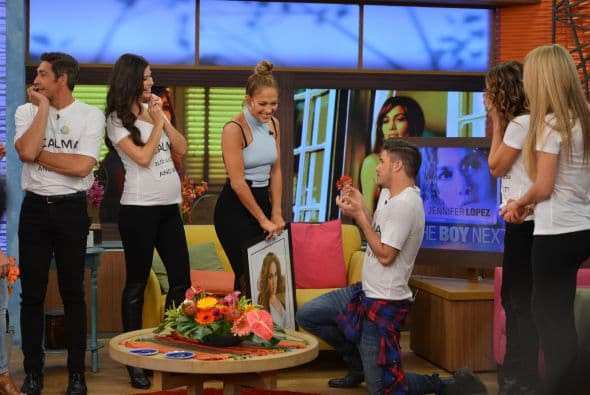 JLo no sabía que decir, aunque él le prometió que en 10 años más le daría el anillo que se merece.