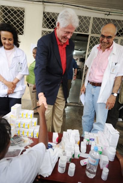 El ex presidente estadounidense Bill Clinton encabezó en Santo Domingo la cuarta reunión de la Comisión Interina para la Reconstrucción de Haití (CIRH) destinada a presentar y aprobar el plan estratégico de ese organismo para el periodo de enero a octubre de 2011, cuando concluirá su mandato.