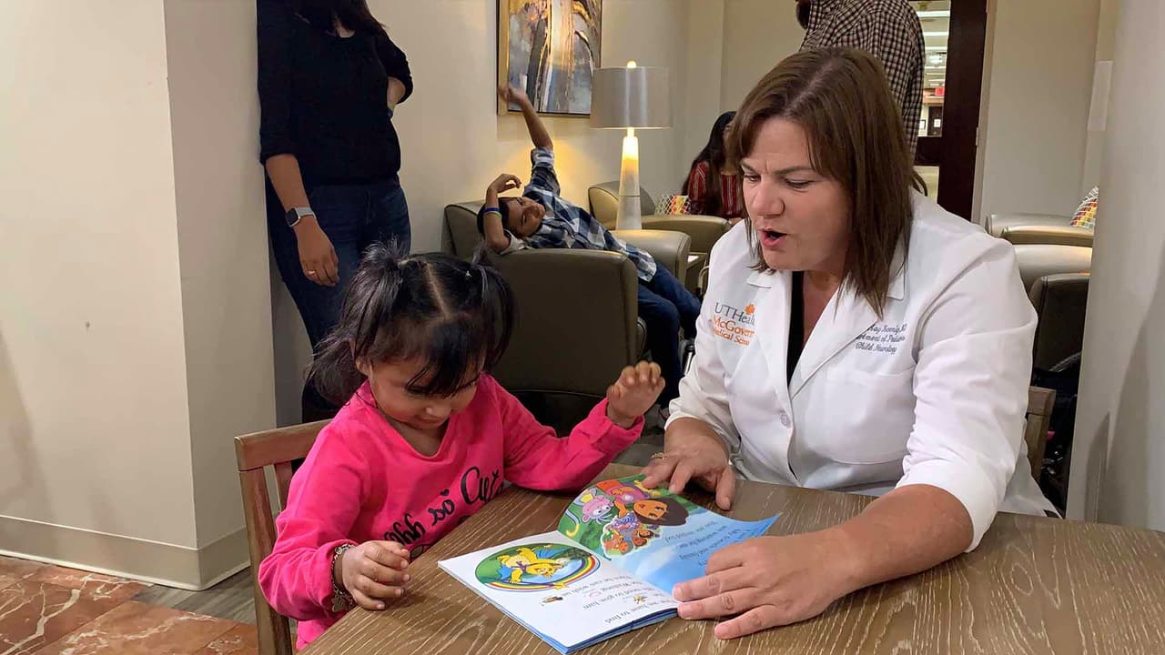 Cuando fue diagnosticada con la enfermedad, los doctores le dijeron a sus padres que tenía 2 años de vida, sin embargo, Alia ha podido cumplir los 4 años.