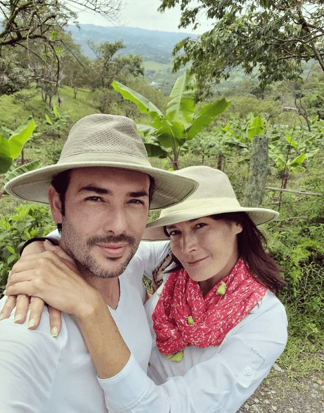 <b>Sebastián Martínez </b>
<br>Conocido por sus diferentes personajes en series como ‘Rosario Tijeras’, ‘El penúltimo beso’ y ‘Pa’ quererte’, Martínez -que encarna a Zacarías en ‘Pálpito', está casado con la también actriz Kathy Sáenz.