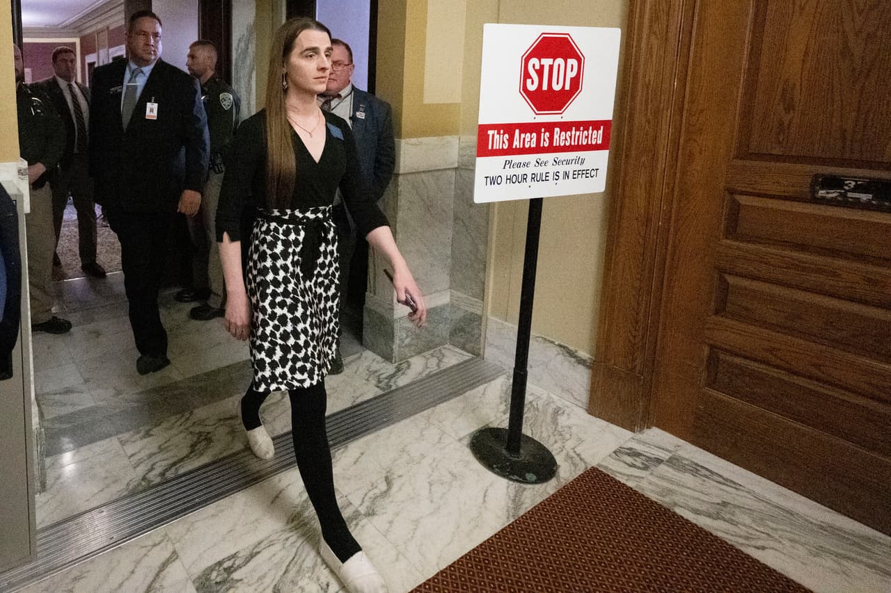 Quién es Zooey Zephyr, la primera congresista transgénero de Montana que desafía a la mayoría republicana 