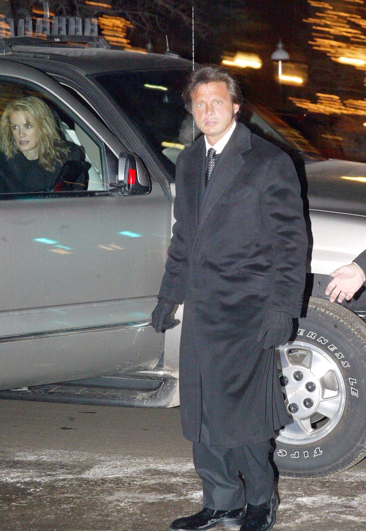 En algún momento, a 
<b><a href="https://www.univision.com/famosos/rebecca-de-alba-asegura-que-le-robaron-un-anillo-de-gran-valor-sentimental-y-ofrece-recompensa-a-quien-lo-devuelva-video" target="_blank">Rebecca de Alba</a></b> también se le relacionó con él, pero en una entrevista de 2018 para el diario mexicano 
<b><a href="https://www.eluniversal.com.mx/espectaculos/farandula/que-paso-entre-rebecca-de-alba-y-luis-miguel" target="_blank">El Universal</a></b> ella desmintió la versión: "El detalle es que 
<b>nada fue,</b> la amistad cuando existe es para siempre. Yo lo conocí a través de un gran amigo, Miguel Alemán Magnani". Ese mismo año dijo en 
<b><a href="https://www.youtube.com/watch?v=ySWo1mBMUz8" target="_blank">'La saga' </a></b>que sí se dieron algunos besos, pero volvió a negar que fueran novios.
<br>