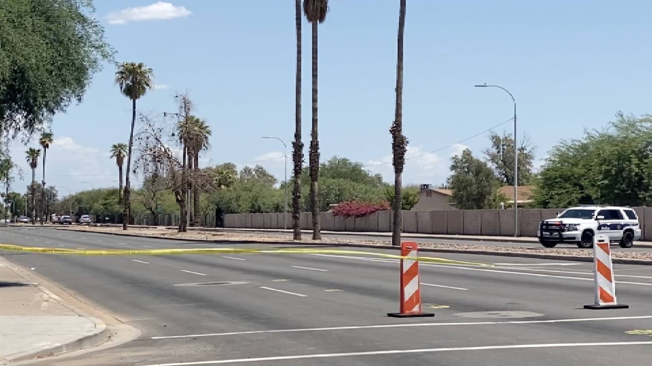 <a href="https://www.univision.com/local/arizona-ktvw/policia-reporta-dos-accidentes-fatales-avenida-71-thomas-rd-en-menos-de-24-horas-al-oeste-de-phoenix">Un choque cerca de la avenida 71 y Thomas Road al oeste del valle cobró la vida de un hombre la mañana del 30 de julio</a>.