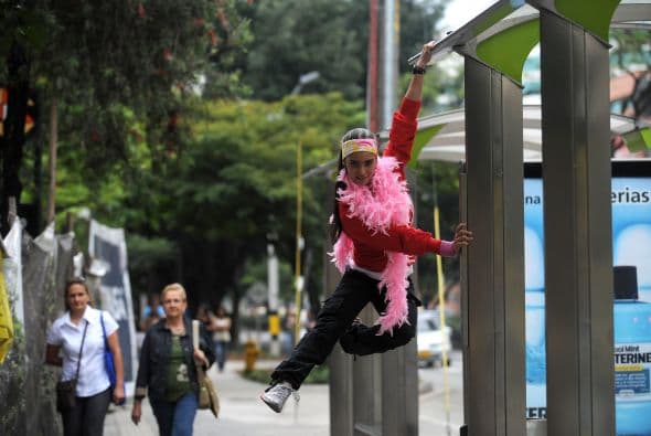 Otras mujeres contemplaron sorprendidas las rutinas que les presentaban.