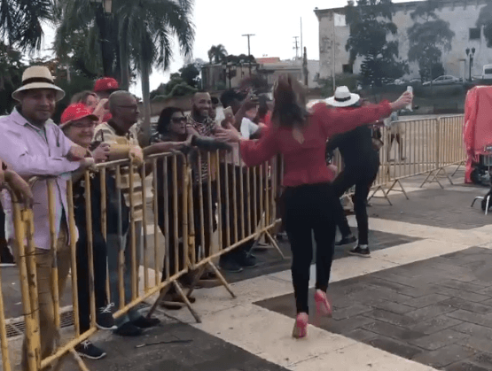 La dominicana tuvo un cálido recibimiento por parte de sus paisanos.