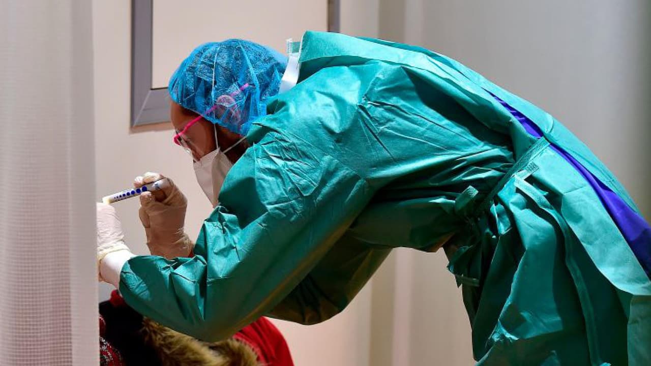 Con este programa buscan que jóvenes hispanos en Los Ángeles cumplan su sueño de convertirse en doctores